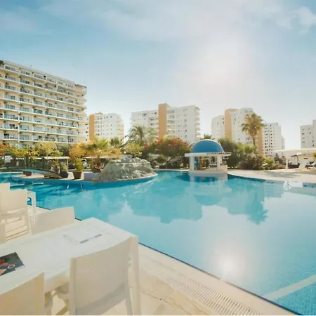 アパート Perfect With Stunning Views Trikomo