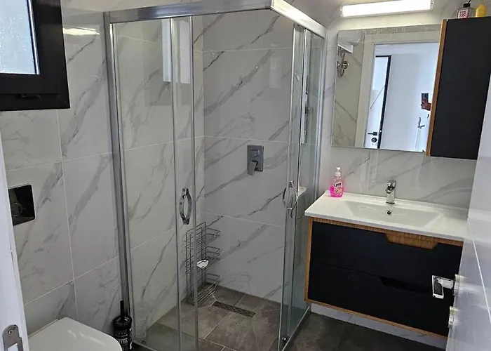 Perfect With Stunning Views * Trikomo