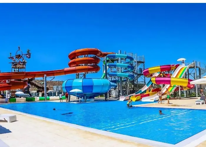 Perfect With Stunning Views アパート Trikomo