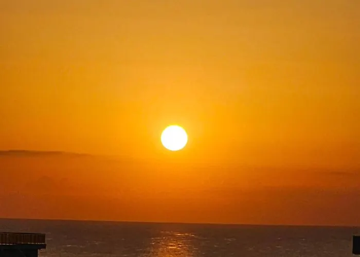 アパート Perfect With Stunning Views